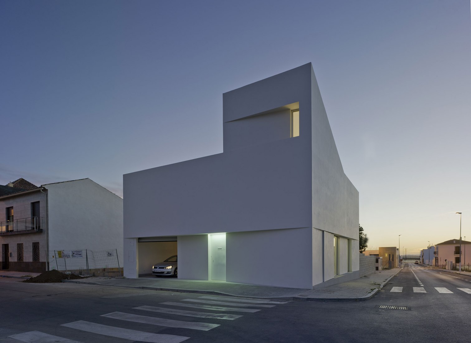 Sunset view. Lopera House by David Ruiz Molina. Photograph © David Frutos