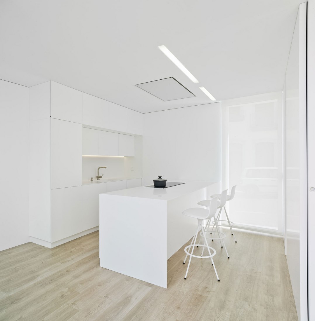Kitchen. Lopera House by David Ruiz Molina. Photograph © David Frutos