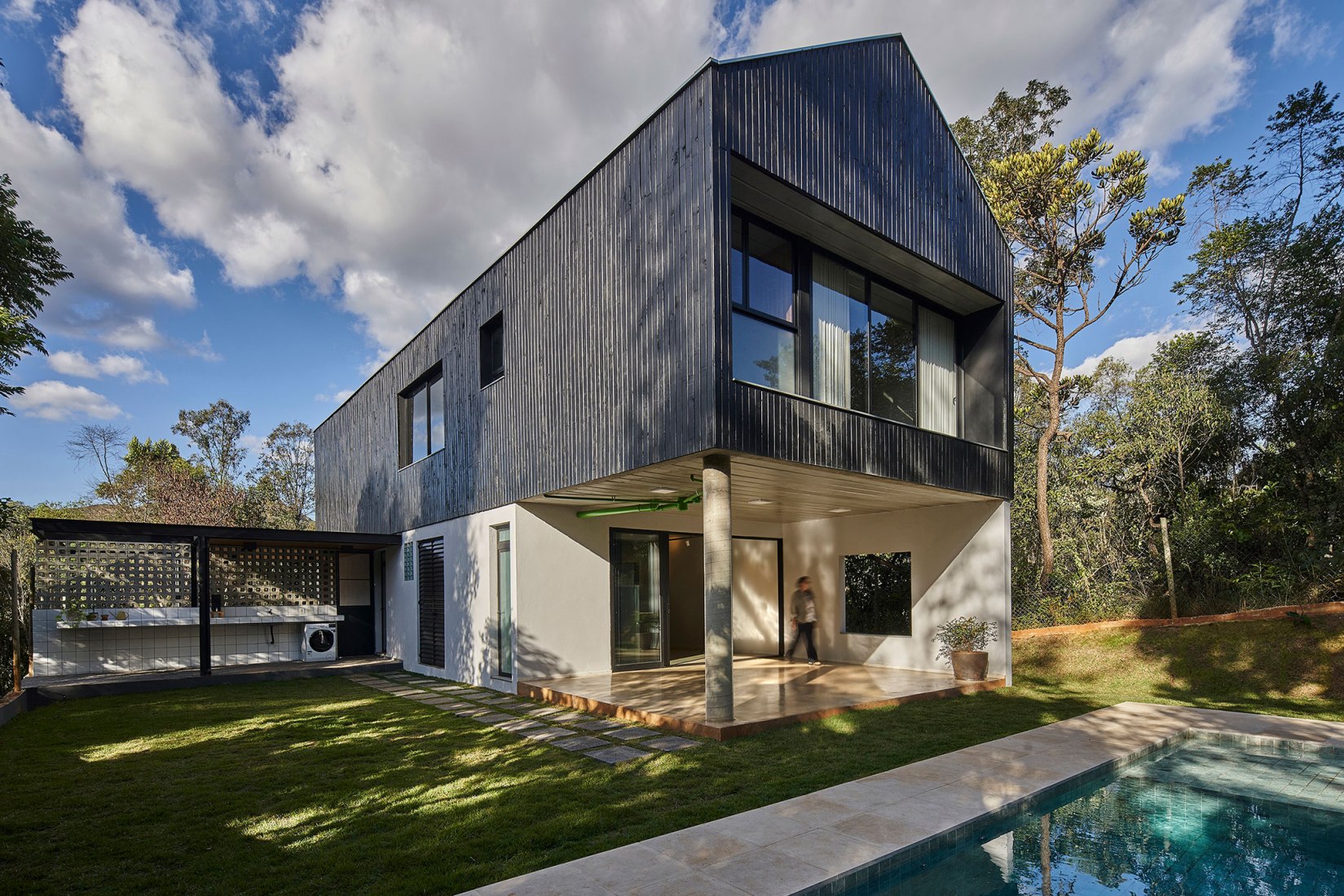 Casa Maenduaba por  BIRI + Brener Lacerda. Fotografia por Jomar Bragança.