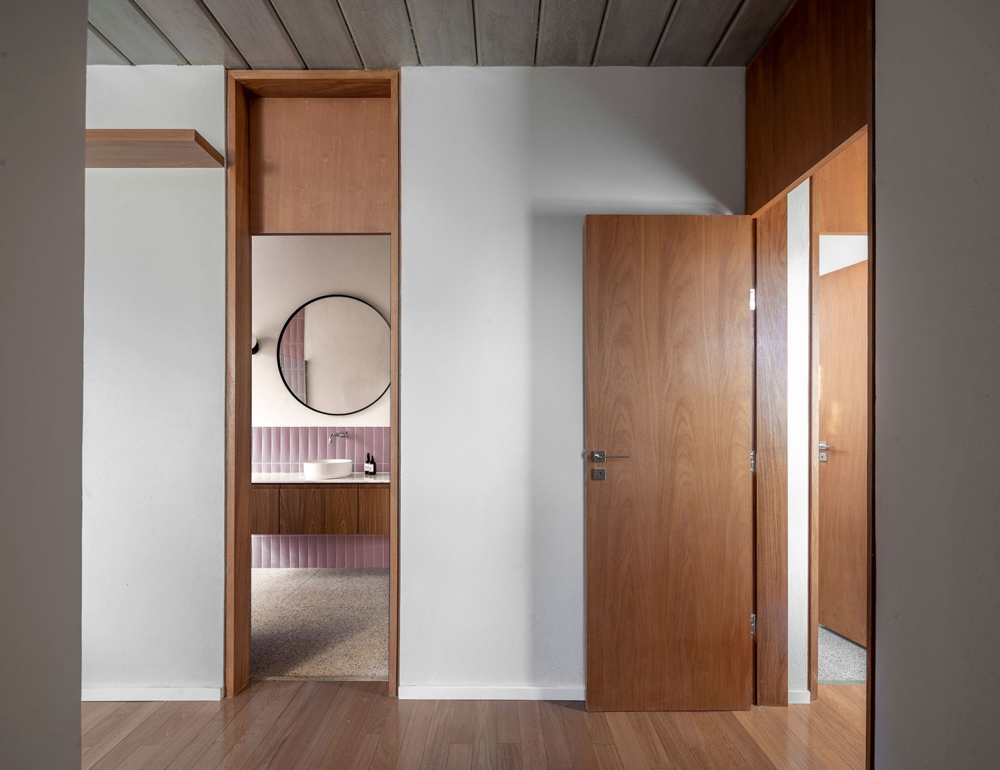 Casa Maenduaba por  BIRI + Brener Lacerda. Fotografia por Jomar Bragança.