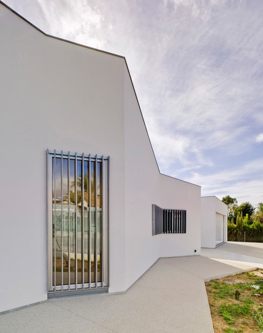 Courtyard view. Matola House by Jaime Sepulcre. Photograph © David Frutos