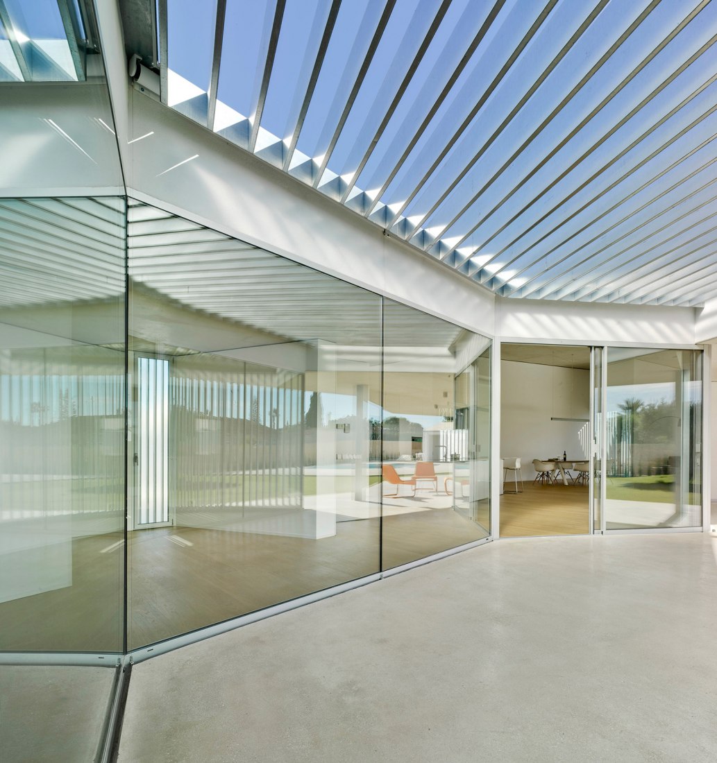 Courtyard view. Matola House by Jaime Sepulcre. Photograph © David Frutos