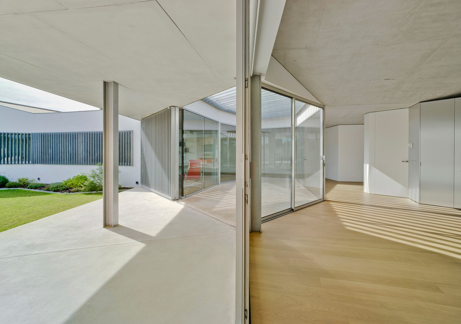 Inside view. Matola House by Jaime Sepulcre. Photograph © David Frutos
