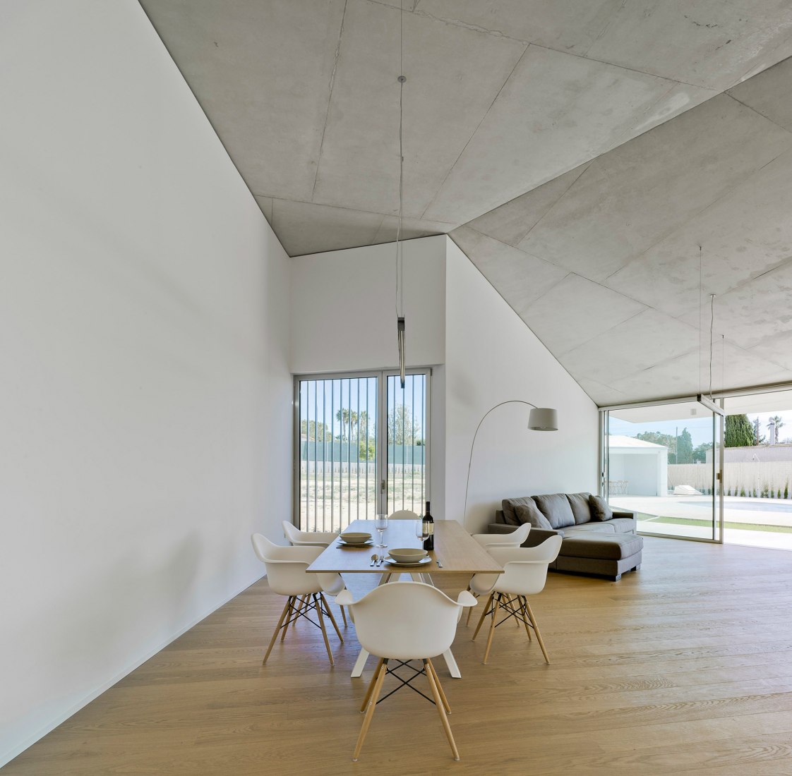 Inside view. Matola House by Jaime Sepulcre. Photograph © David Frutos