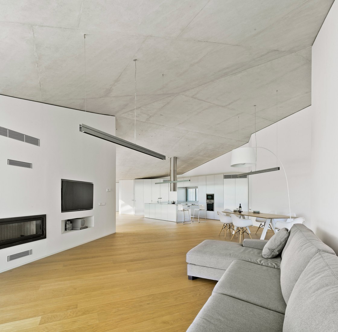 Inside view. Matola House by Jaime Sepulcre. Photograph © David Frutos
