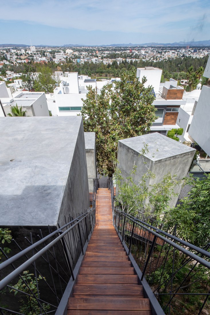 Casa Pedregal by Studio Patricia Meneses. Photograph by Rodrigo Calzada / Albers studio.