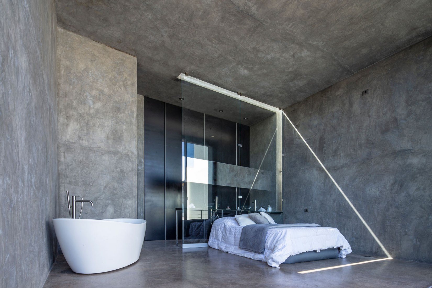 Casa Pedregal by Studio Patricia Meneses. Photograph by Rodrigo Calzada / Albers studio.
