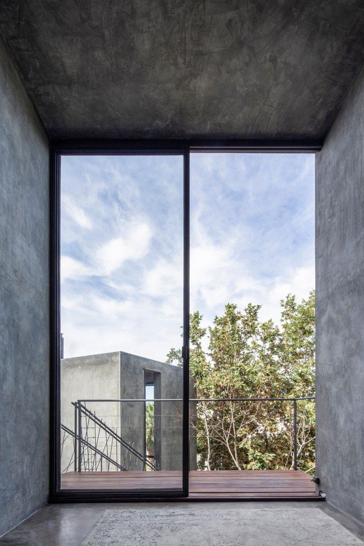 Casa Pedregal by Studio Patricia Meneses. Photograph by Rodrigo Calzada / Albers studio.
