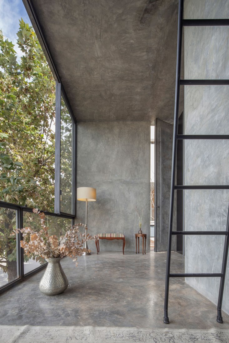 Casa Pedregal by Studio Patricia Meneses. Photograph by Rodrigo Calzada / Albers studio.