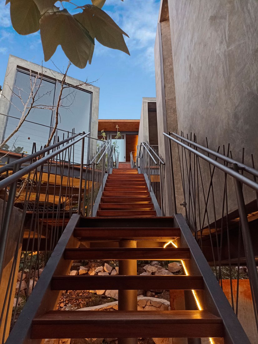 Casa Pedregal by Studio Patricia Meneses. Photograph by Rodrigo Calzada / Albers studio.