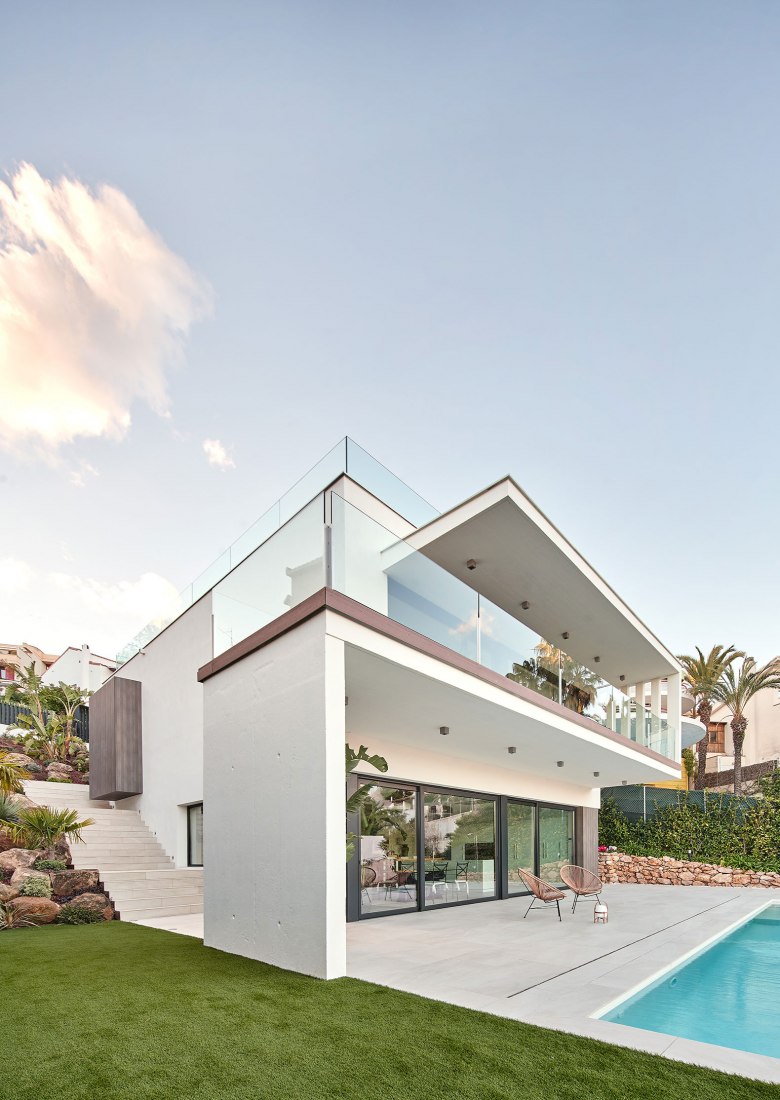 Casa PR by Guillem Carrera. Photograph by José Hevia.