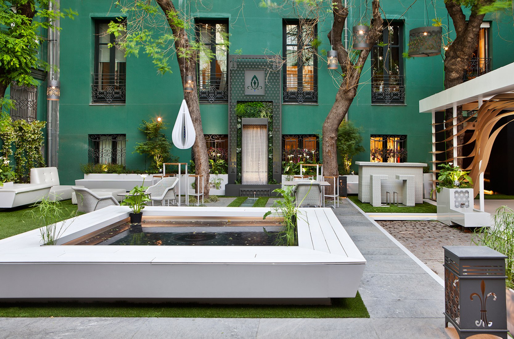 Fountain by Fernando Pozuelo at Casa Decor 2016. Image courtesy of Casa Decor 2016.