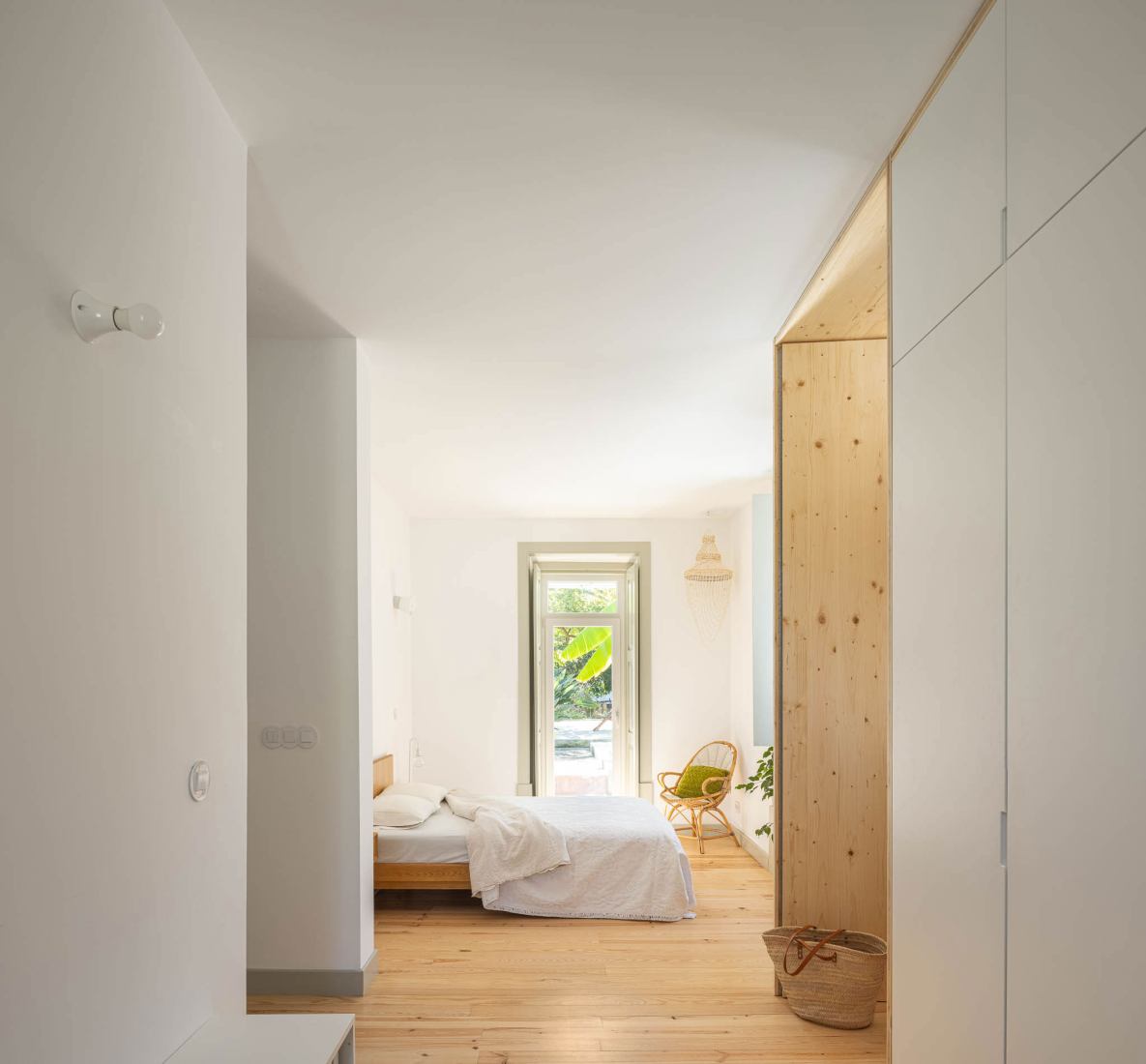 House in Bencanta by Filipe Pina. Photography by Ivo Tavares Studio.