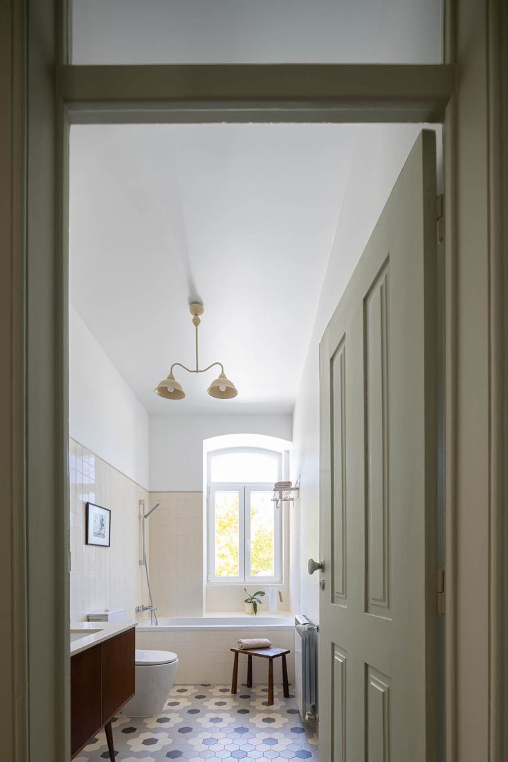 House in Bencanta by Filipe Pina. Photography by Ivo Tavares Studio.