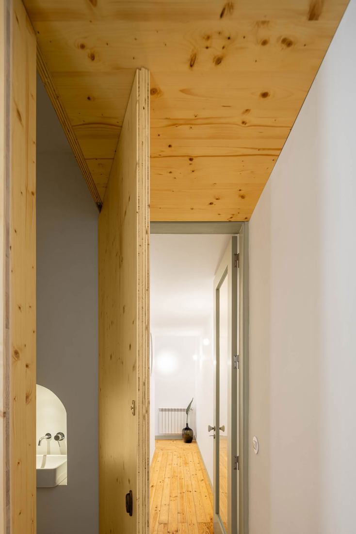 House in Bencanta by Filipe Pina. Photography by Ivo Tavares Studio.