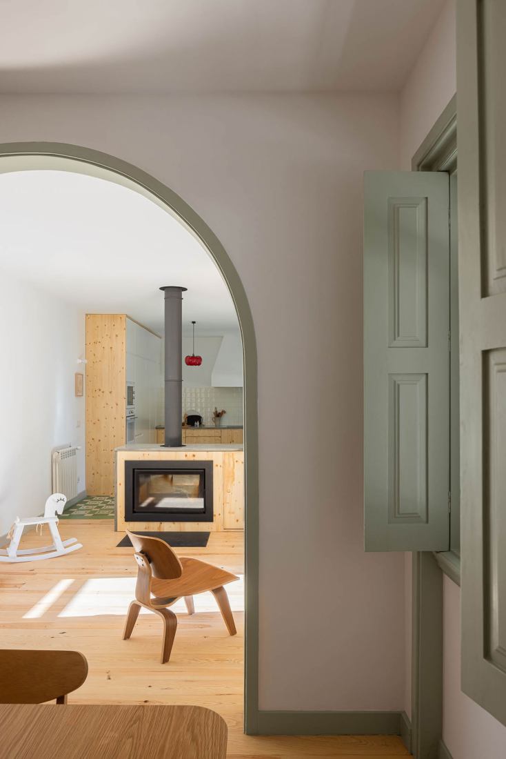 House in Bencanta by Filipe Pina. Photography by Ivo Tavares Studio.