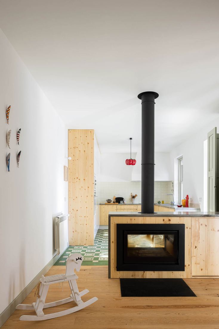 House in Bencanta by Filipe Pina. Photography by Ivo Tavares Studio.