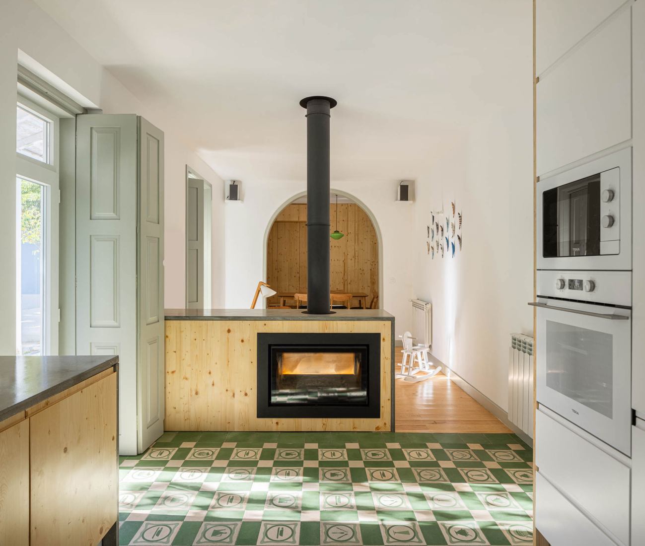 House in Bencanta by Filipe Pina. Photography by Ivo Tavares Studio.