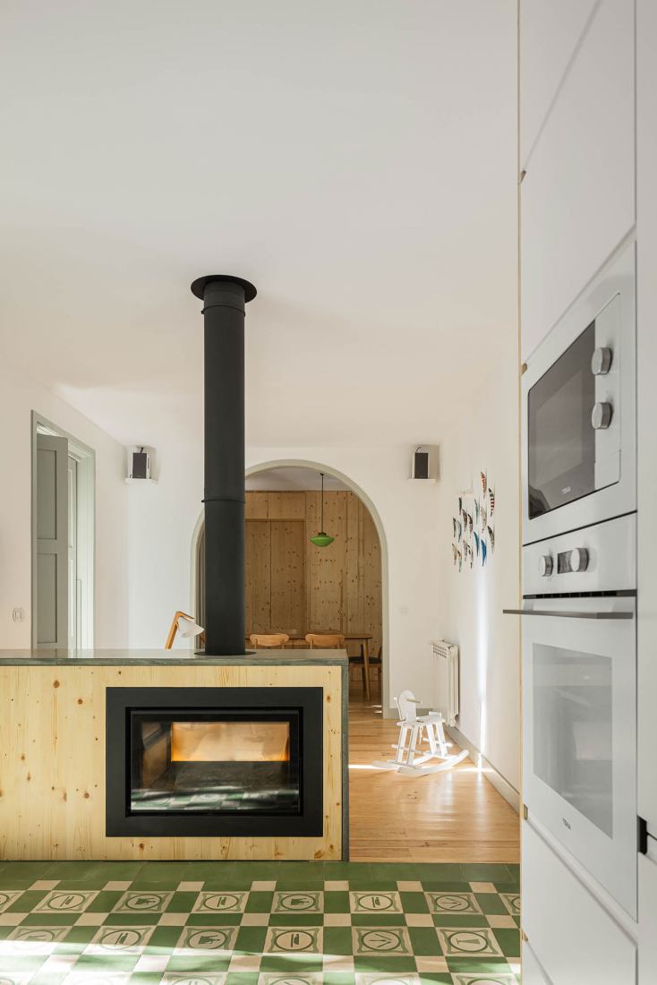 House in Bencanta by Filipe Pina. Photography by Ivo Tavares Studio.