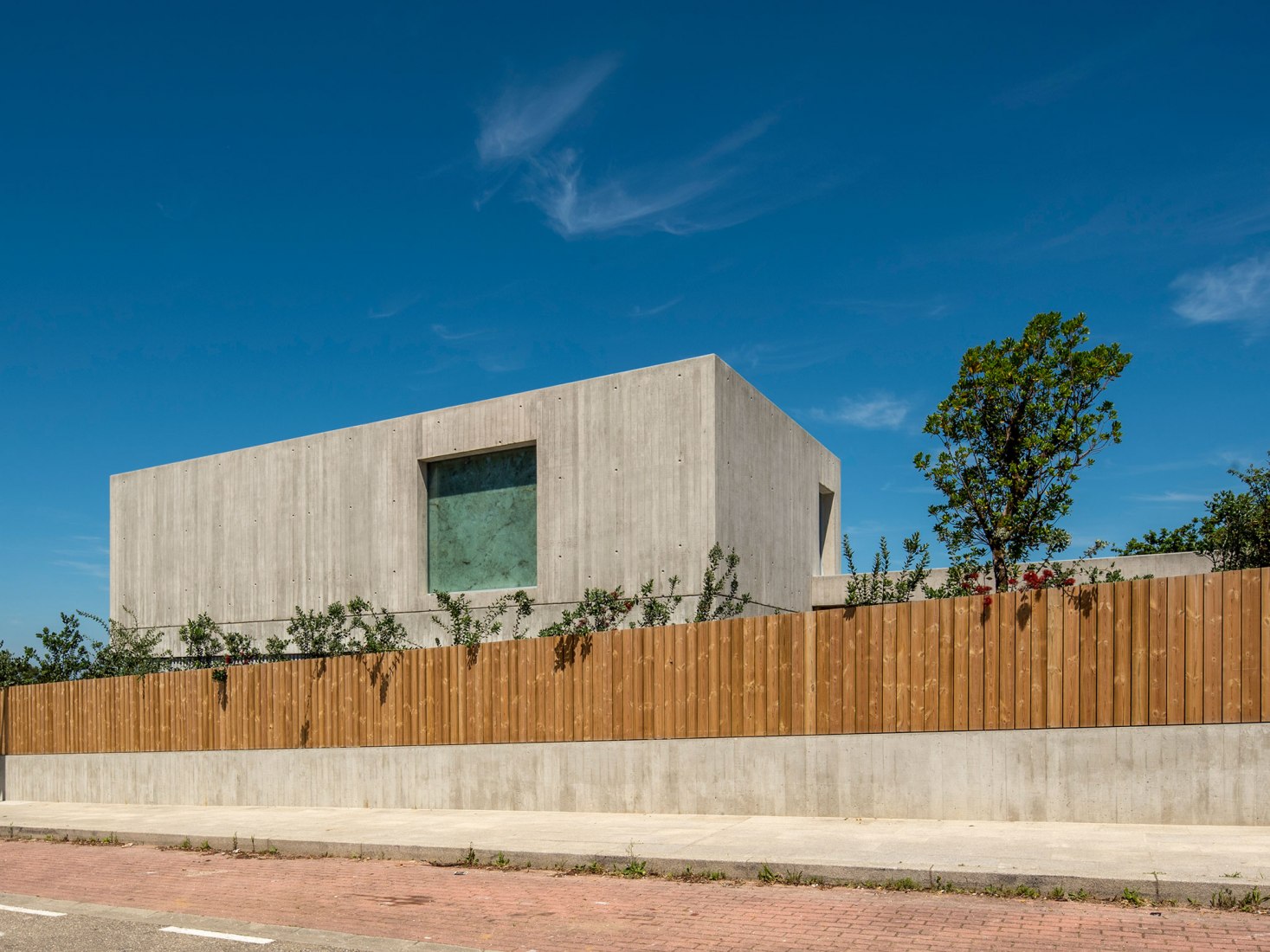 Casamérica by Castroferro Arquitectos. Photograph by Héctor Santos-Díez.