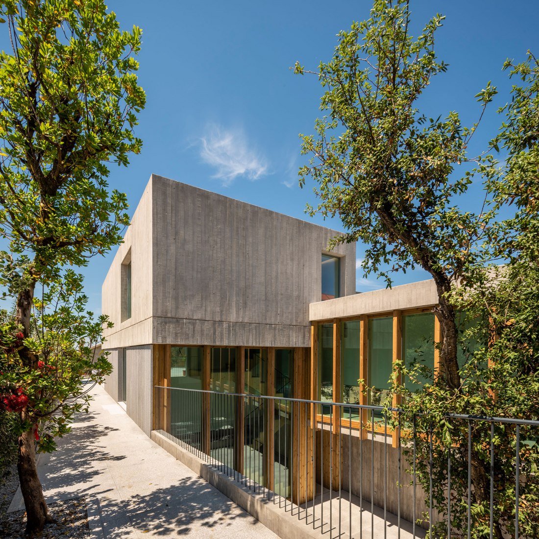 Casamérica by Castroferro Arquitectos. Photograph by Héctor Santos-Díez.
