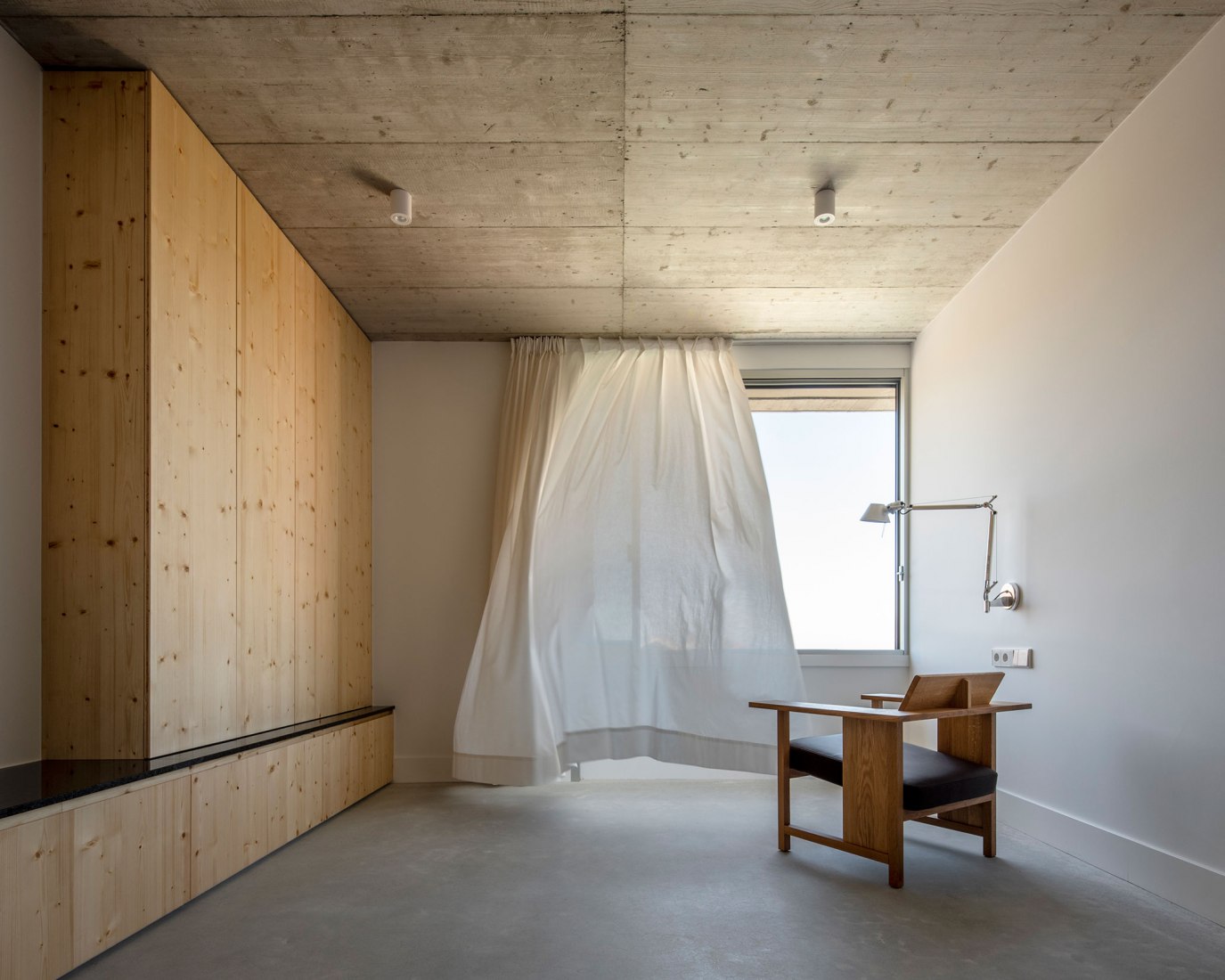 Casamérica by Castroferro Arquitectos. Photograph by Héctor Santos-Díez.