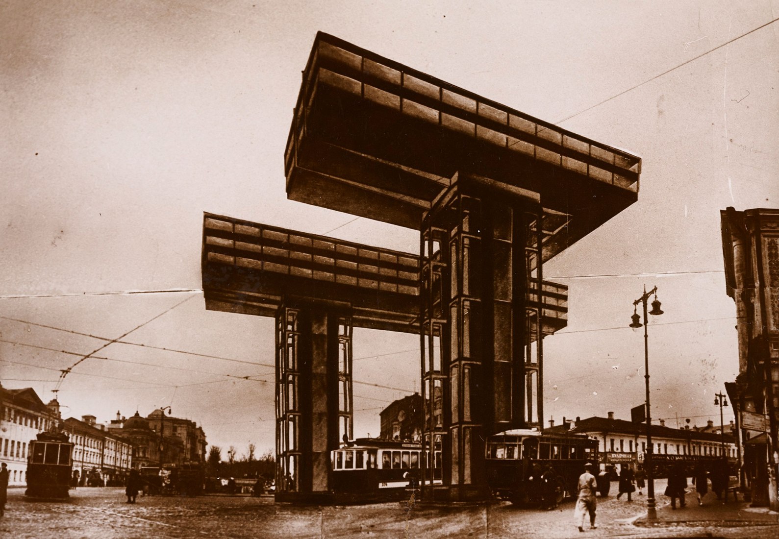 El Lissitzky. Photomontage of the Wolkenbügel (Cloud-Iron) in Nikitsky Square, 1925. 
