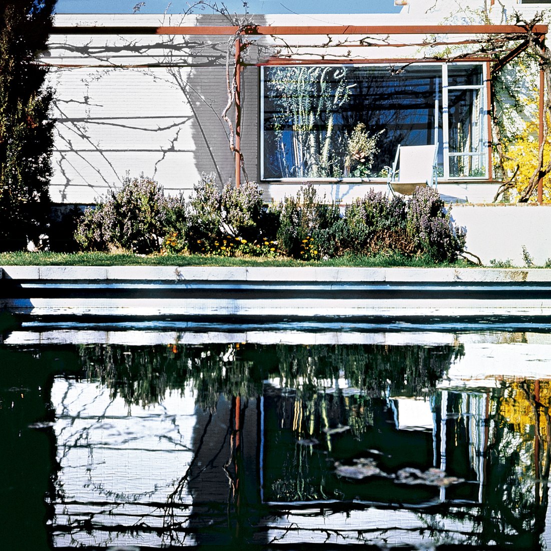 Casa estudio del arquitecto. 1955. 2a ampliación 1966. «Julio Cano Lasso. Naturalezas». Homenaje al arquitecto español en el centenario de su nacimiento. Imagen cortesía de Estudio Cano Lasso.