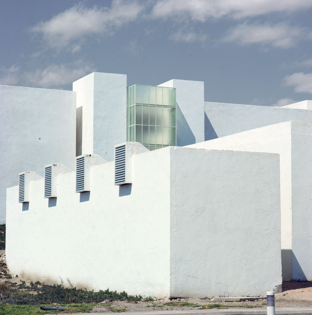 Universidad Laboral de Almería. 1973-1974. «Julio Cano Lasso. Naturalezas». Homenaje al arquitecto español en el centenario de su nacimiento. Imagen cortesía de Estudio Cano Lasso.