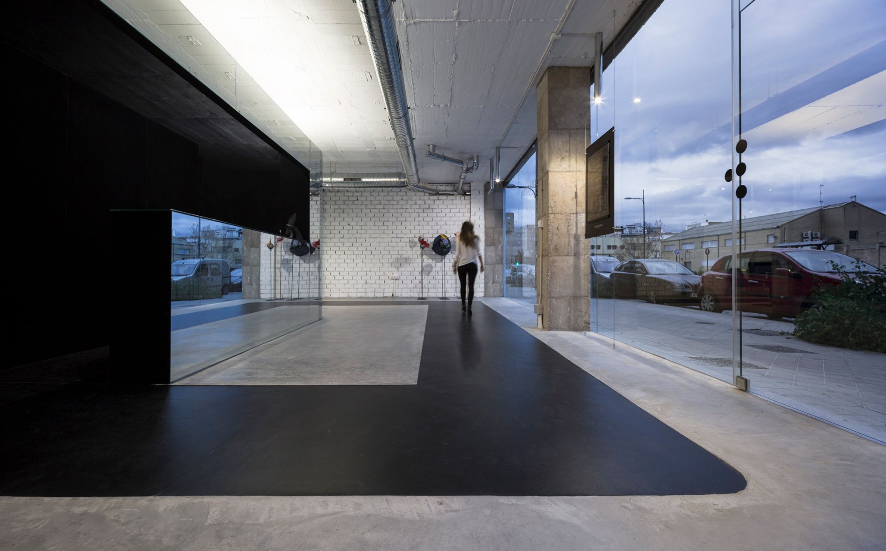 Reforma para un centro de estética por Serrano + Baquero Arquitectos. Fotografía por Fernando Alda