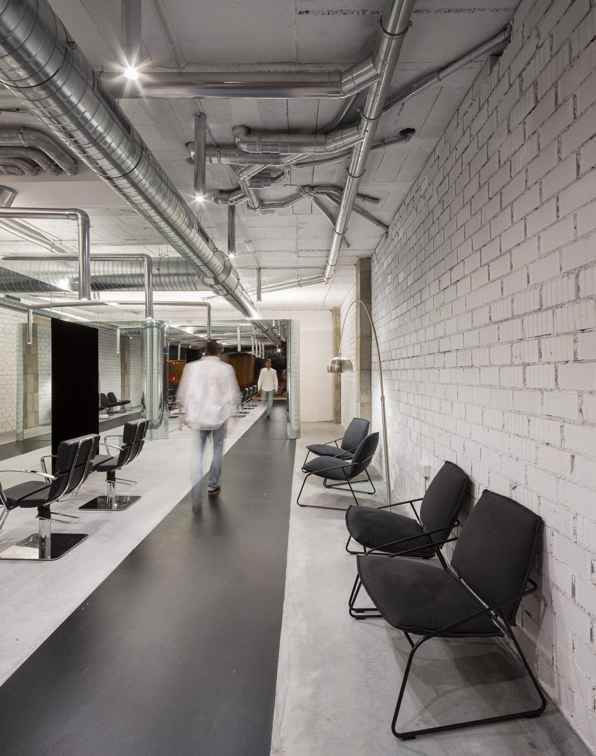 Reforma para un centro de estética por Serrano + Baquero Arquitectos. Fotografía por Fernando Alda