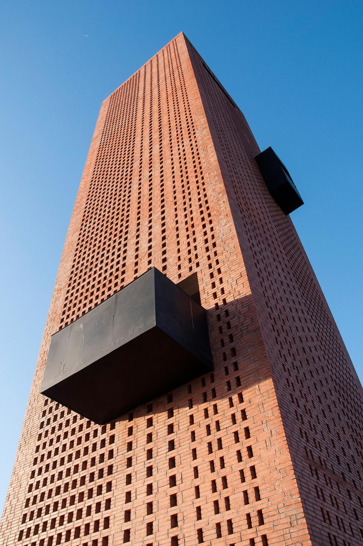 Observation tower. Tower of Bricks by Interval Architects. Photograph by Zhi Geng