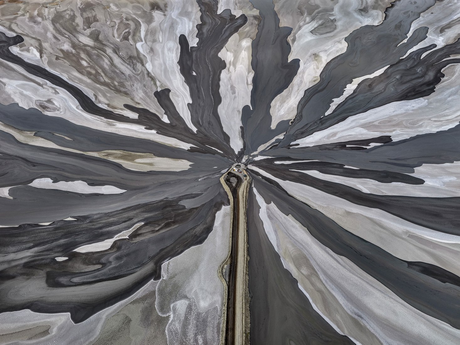 Tailings Pond, by Edward Butynsky. Wesselton Diamond Mine, Kimberley, Northern Cape, South Africa, 2018. Photograph by Edward Butynsky. Courtesy of Nicholas Metivier Gallery, Toronto / Flowers Gallery, London.