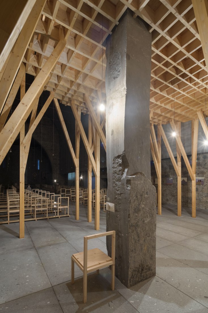 Capilla Llena de Gracia por Cerejeira Fontes Architects. Fotografía por Nelson Garrido