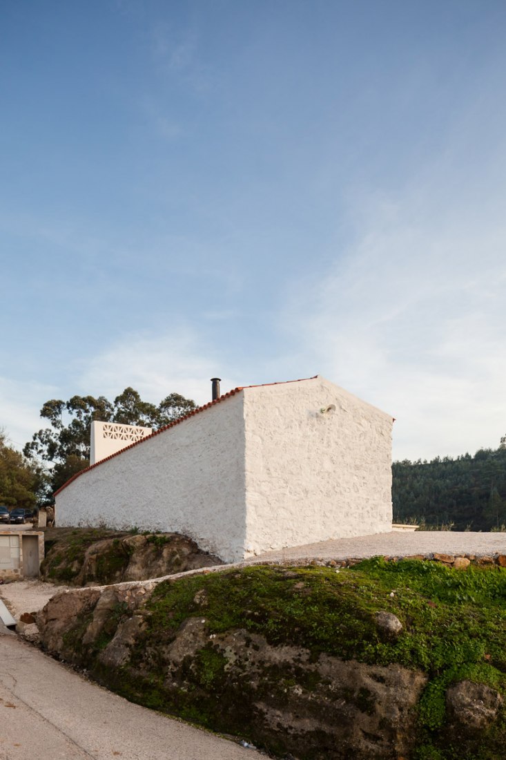 Vista de la Casa Chanca diseñada por Manuel Cachão Tojal. Fotografía © Francisco Nogueira. 