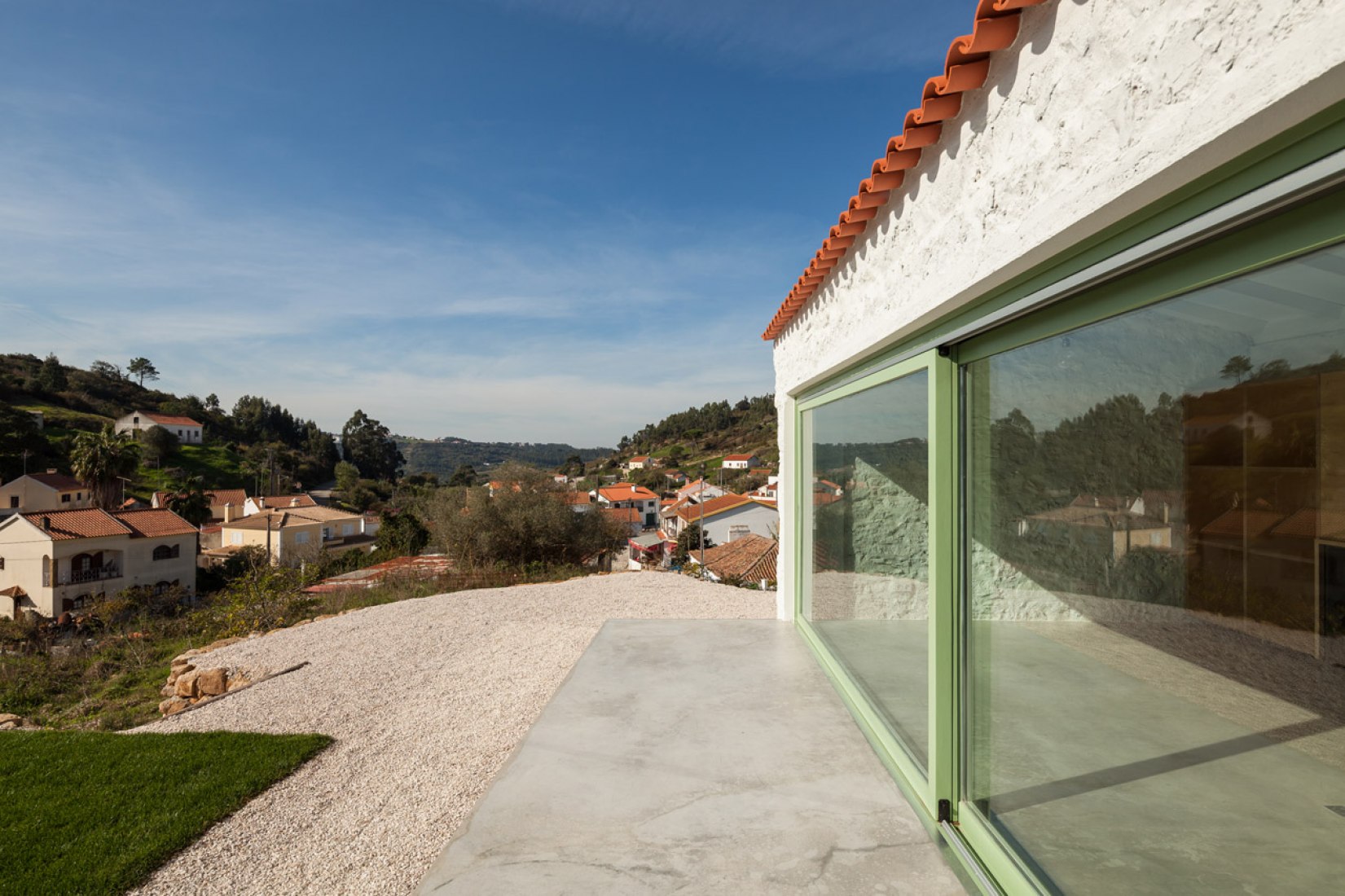Vista de la Casa Chanca diseñada por Manuel Cachão Tojal. Fotografía © Francisco Nogueira.