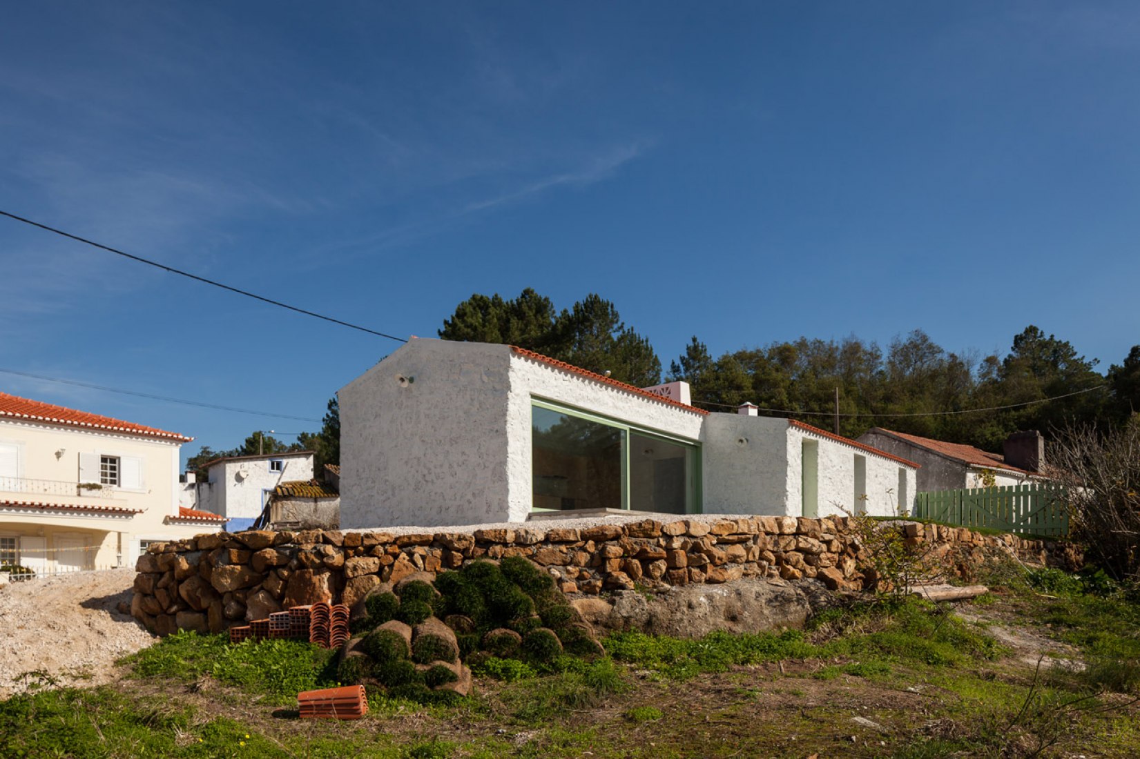 Vista de la Casa Chanca diseñada por Manuel Cachão Tojal. Fotografía © Francisco Nogueira.