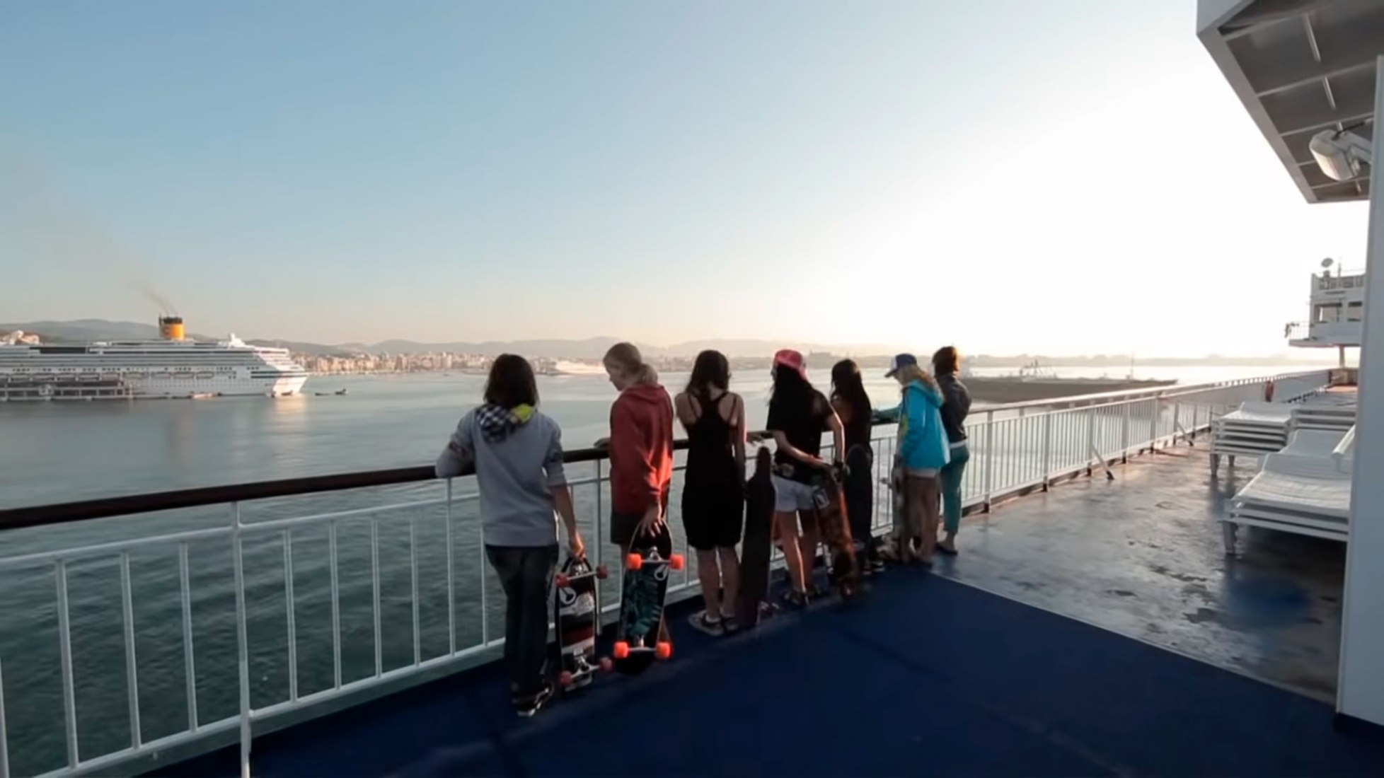 ENDLESS ROADS -2-. Longboard Girls Crew "THE ISLAND". Fotografía © Juan Rayos.