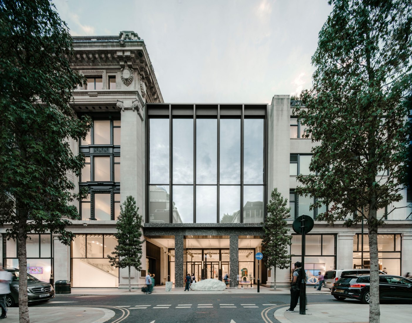 The scheme is located on the east wing of the ground floor of the London flagship department store. Photography by Simon Menges