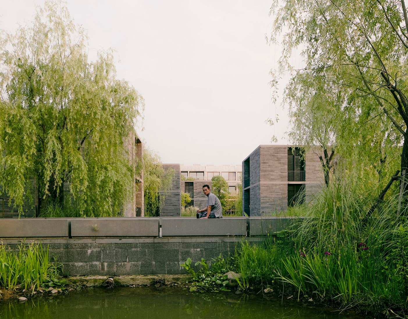  Exterior. Xixi Wetland Estate por David Chipperfield Architects. Fotografía © Simon Menges.