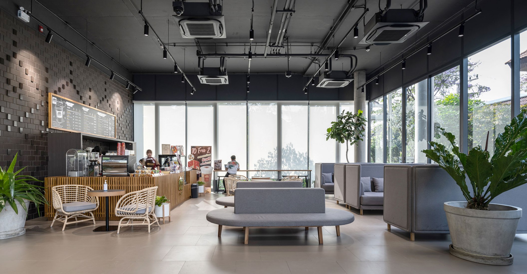Ligado a la cultura local. Choice Headquarters por Plan Associates Co.,Ltd. Fotografía por Depth of Field Co.,Ltd.