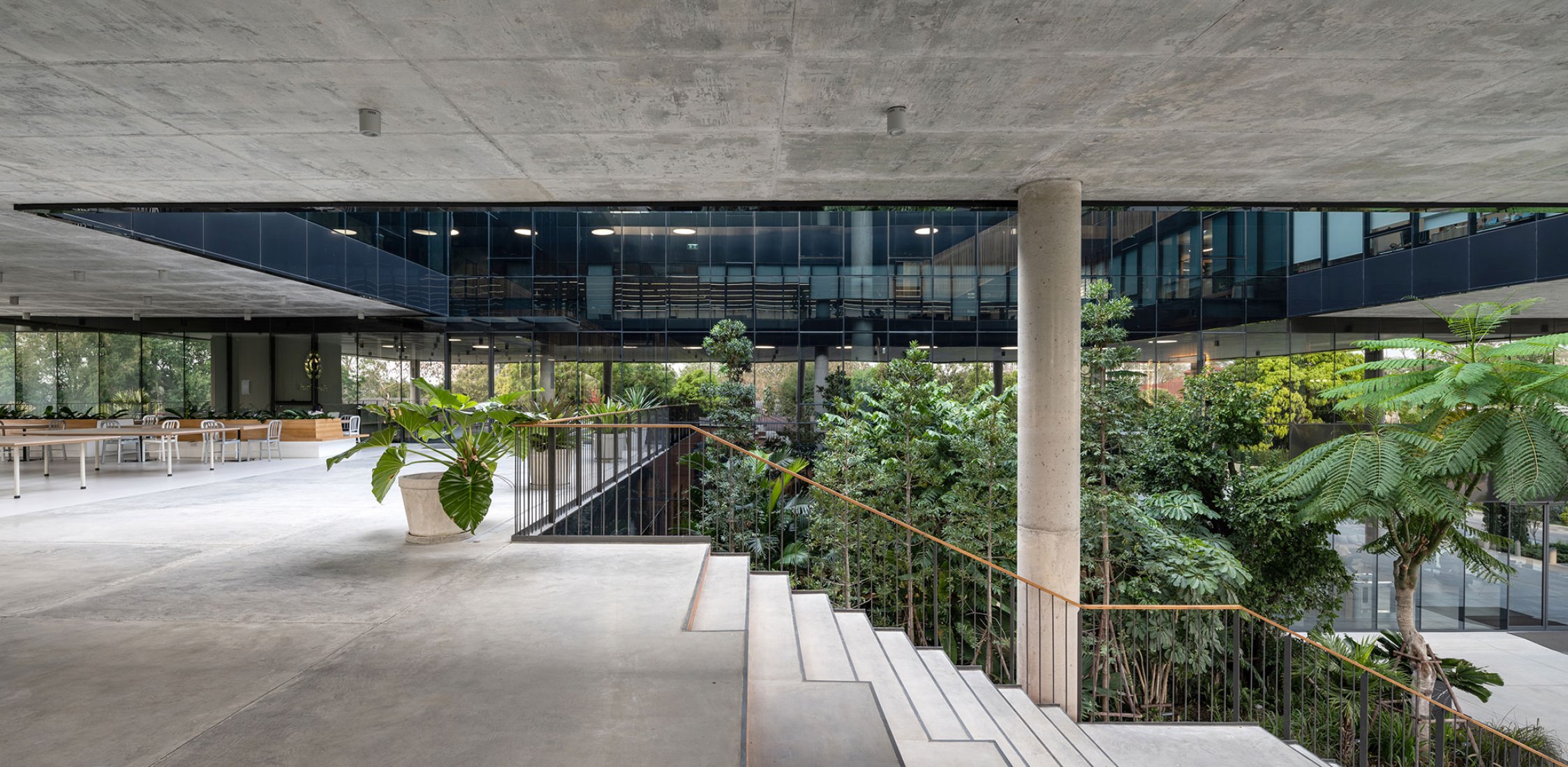 Ligado a la cultura local. Choice Headquarters por Plan Associates Co.,Ltd. Fotografía por Depth of Field Co.,Ltd.