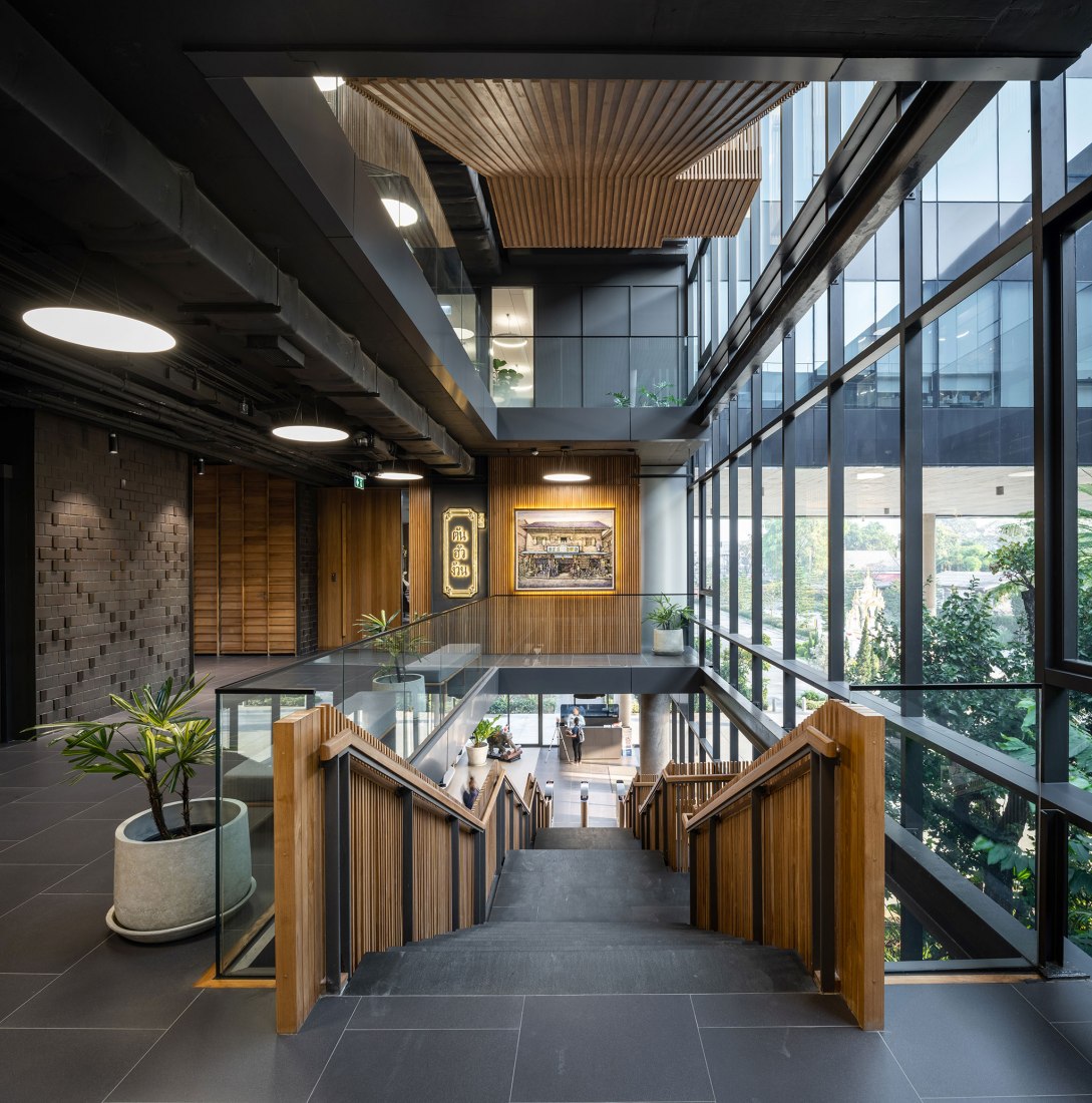 Ligado a la cultura local. Choice Headquarters por Plan Associates Co.,Ltd. Fotografía por Depth of Field Co.,Ltd.