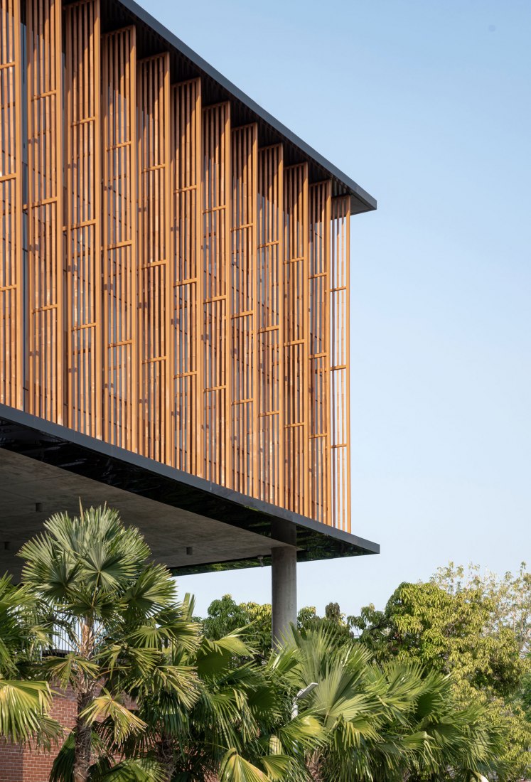 Ligado a la cultura local. Choice Headquarters por Plan Associates Co.,Ltd. Fotografía por Depth of Field Co.,Ltd.