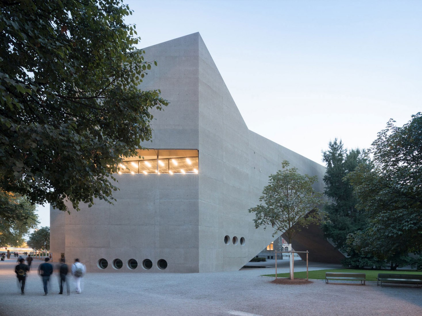 Vista exterior. Museo Nacional Suizo de Christ & Gantenbein. Fotografía © Iwan Baan