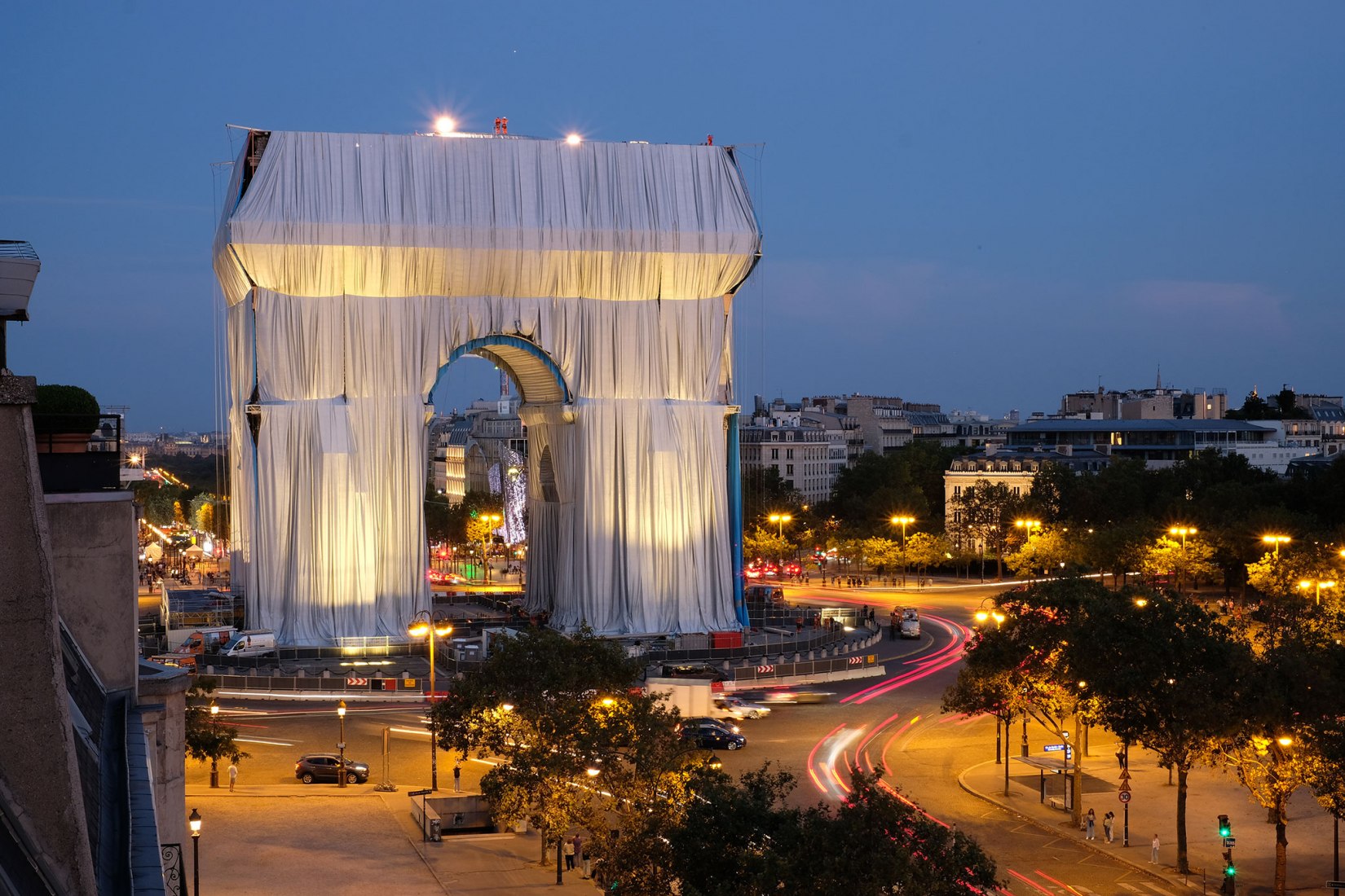 L'Arc de Triomphe envuelto de Christo y Jeanne-Claude ya es una ...