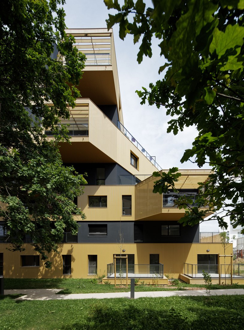 L'Equatoria Logements by Christophe Rousselle. Photograph by Takuji Shimmura