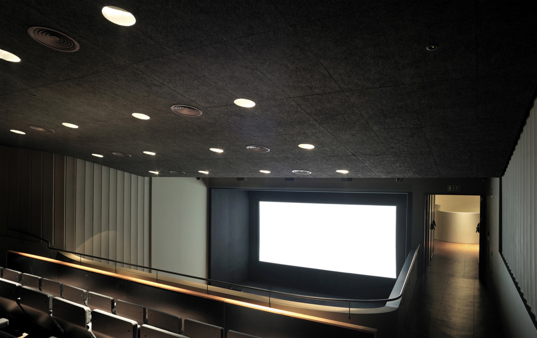 Screening room. Cinema Ideal by José Neves. Photography © Laura Castro Caldas & Paulo Cintra.