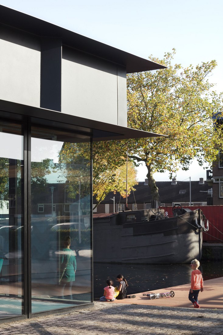 Piushaven Harbour Pavilion Tilburg por CIVIC Architects y BRIGHT Urban Futures. Fotografía © Stijn Bollaert
