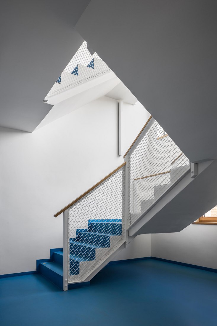 Edificios de apartamentos al pie de las montañas Jeseníky por CL3. Fotografía por Tomáš Slavík